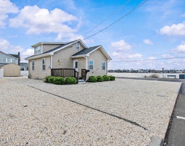 106 Makin Avenue - Photo Thumbnail 21