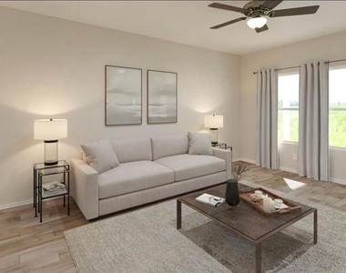 600 Clover Creek - Photo Thumbnail 2
