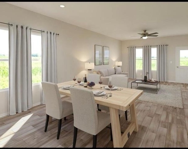 600 Clover Creek - Photo Thumbnail 3