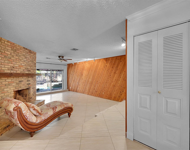 1361 Sw 26th Avenue - Photo Thumbnail 5