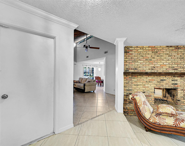 1361 Sw 26th Avenue - Photo Thumbnail 6