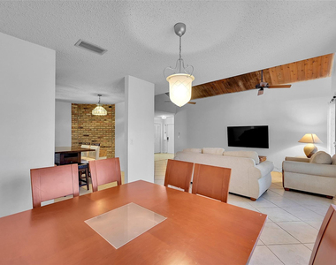 1361 Sw 26th Avenue - Photo Thumbnail 21
