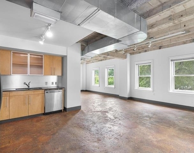 329 E Colorado Boulevard - Photo Thumbnail 3