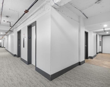 329 E Colorado Boulevard - Photo Thumbnail 19
