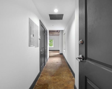 329 E Colorado Boulevard - Photo Thumbnail 2