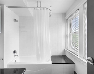329 E Colorado Boulevard - Photo Thumbnail 14