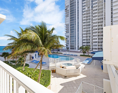 1360 S Ocean Boulevard - Photo Thumbnail 7
