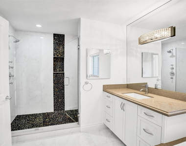 26 Cayuga Road - Photo Thumbnail 17