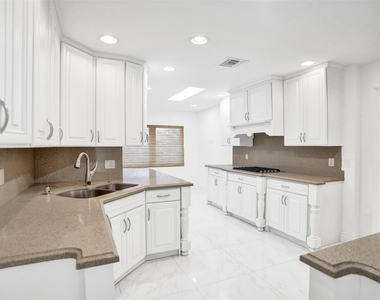 26 Cayuga Road - Photo Thumbnail 24