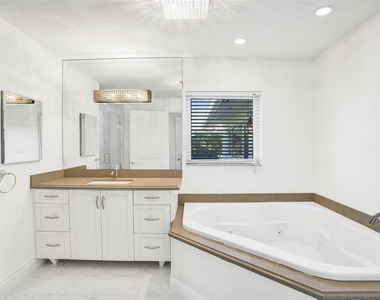 26 Cayuga Road - Photo Thumbnail 16