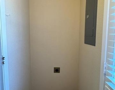 528 Post Oak Lane - Photo Thumbnail 16