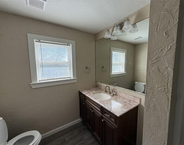 320 N 2nd Street - Photo Thumbnail 7