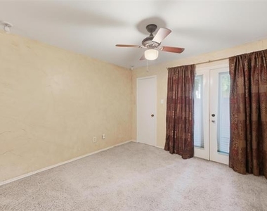 2311 Basil Drive - Photo Thumbnail 10