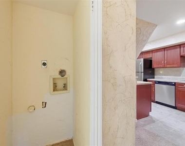 2311 Basil Drive - Photo Thumbnail 13