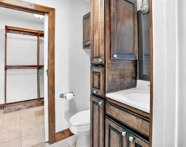 316 W Rucker Street - Photo Thumbnail 6