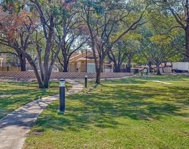 16301 Ledgemont Lane - Photo Thumbnail 21