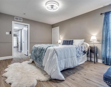 16301 Ledgemont Lane - Photo Thumbnail 11
