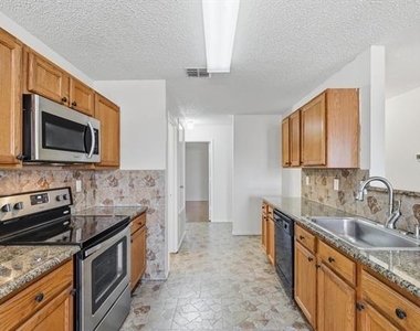 1452 Hickory Creek Lane - Photo Thumbnail 11