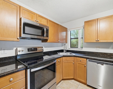 2486 Nw 49th Terrace - Photo Thumbnail 22