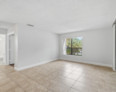 2486 Nw 49th Terrace - Photo Thumbnail 24