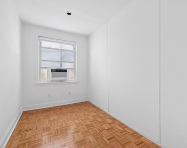 257 Water Street - Photo Thumbnail 9