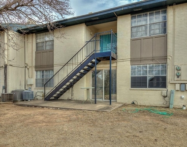 1703 E Lindsey Street - Photo Thumbnail 38