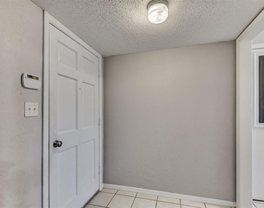 1703 E Lindsey Street - Photo Thumbnail 3