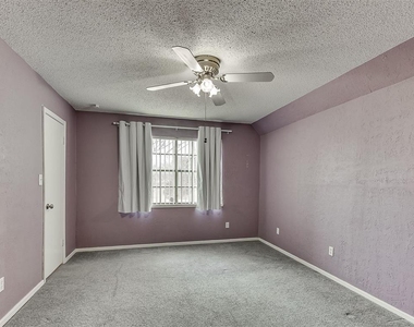 1703 E Lindsey Street - Photo Thumbnail 22