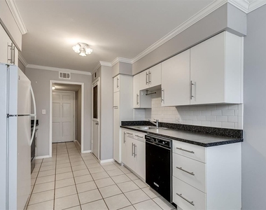 1703 E Lindsey Street - Photo Thumbnail 16
