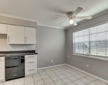 1703 E Lindsey Street - Photo Thumbnail 11