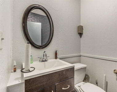 7304 N Comanche Avenue - Photo Thumbnail 46