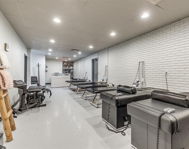 7304 N Comanche Avenue - Photo Thumbnail 33
