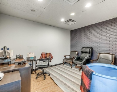 7304 N Comanche Avenue - Photo Thumbnail 29