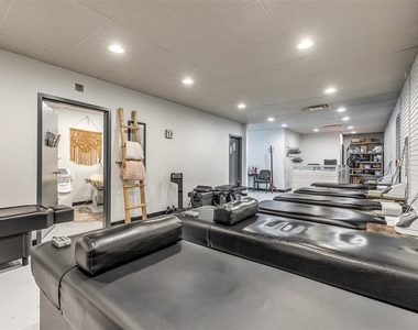 7304 N Comanche Avenue - Photo Thumbnail 34