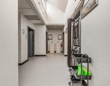 7304 N Comanche Avenue - Photo Thumbnail 19