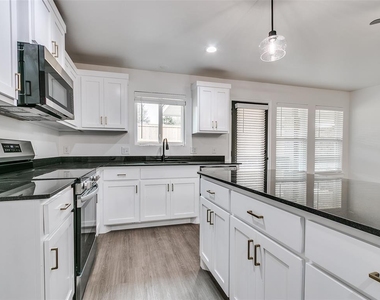 13000 Nw 3rd Court - Photo Thumbnail 18