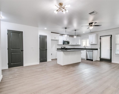 13000 Nw 3rd Court - Photo Thumbnail 9
