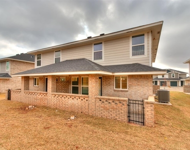 13000 Nw 3rd Court - Photo Thumbnail 5