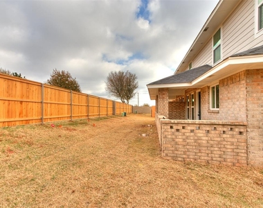 13000 Nw 3rd Court - Photo Thumbnail 4