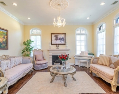 10817 W Stallion Ranch Road - Photo Thumbnail 7