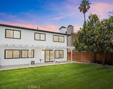 19701 Blythe Street - Photo Thumbnail 1