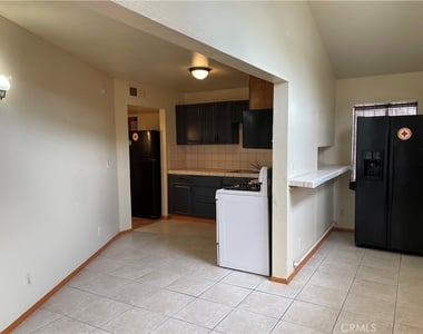 1349 Walnut Avenue - Photo Thumbnail 3