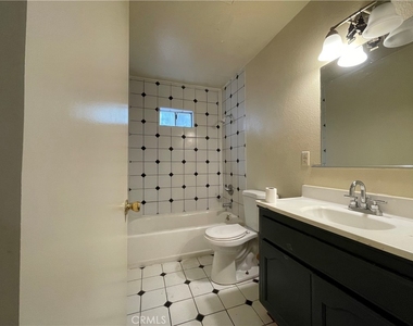 1349 Walnut Avenue - Photo Thumbnail 8