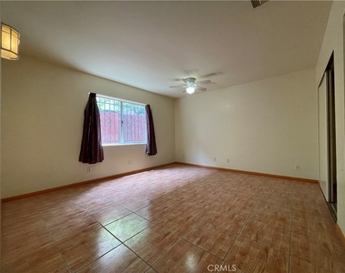 1349 Walnut Avenue - Photo Thumbnail 6