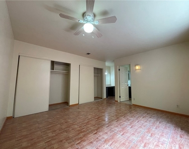 1349 Walnut Avenue - Photo Thumbnail 11