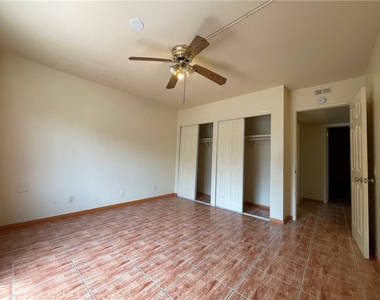 1349 Walnut Avenue - Photo Thumbnail 7