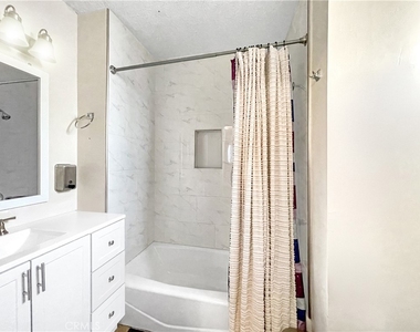 4084 W 137th - Photo Thumbnail 6