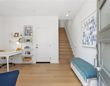 291 Heartland Way - Photo Thumbnail 9