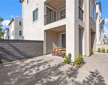 291 Heartland Way - Photo Thumbnail 5