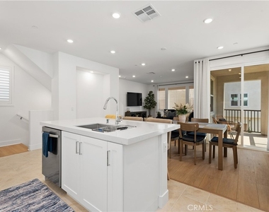291 Heartland Way - Photo Thumbnail 17